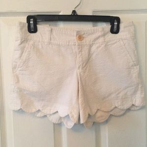 Lily Pulitzer 5” buttercup scallop hem shorts